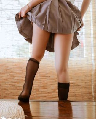 异国女郎在巴黎