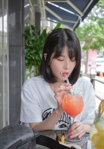 姐姐的朋友离婚证第二天